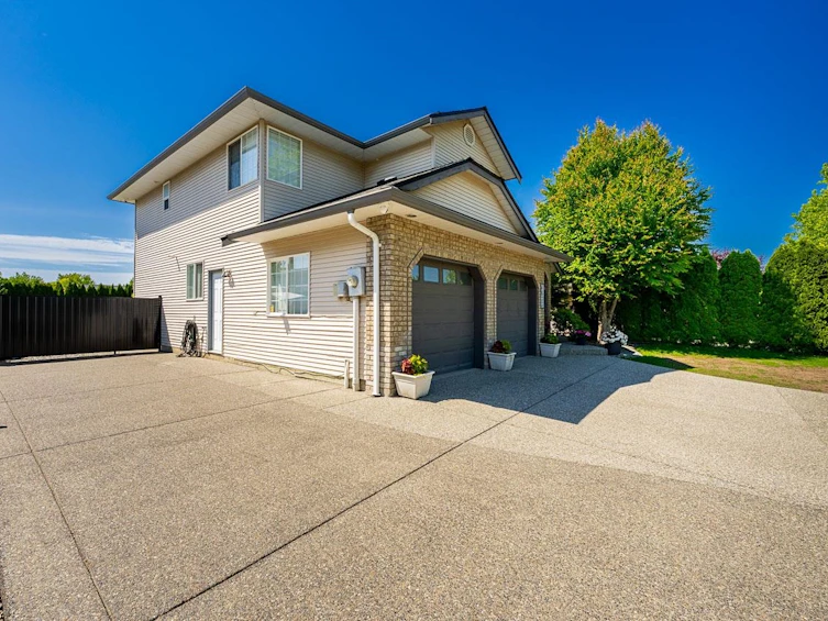 4633 222a Street, Langley, BC, V2Z 1M4 - 2