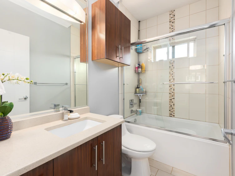 7348 11th Avenue, Burnaby, BC, V3N 2N1 - 5