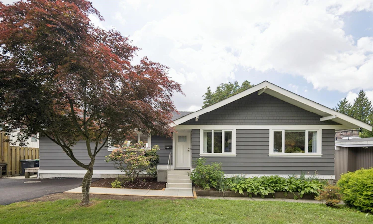 752 Shaw Avenue