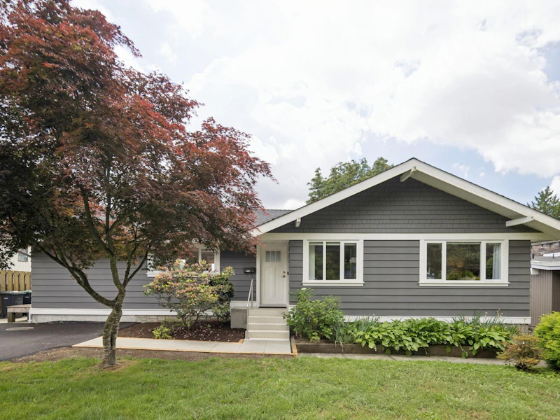 752 Shaw Avenue, Coquitlam BC V3K 2R8