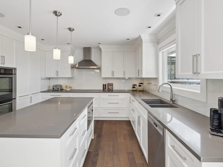 752 Shaw Avenue, Coquitlam, BC, V3K 2R8 - 8