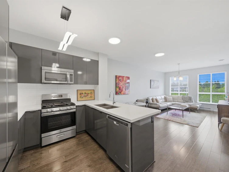 426-15168 33 Avenue, Surrey, BC, V3Z 0N7 - 2