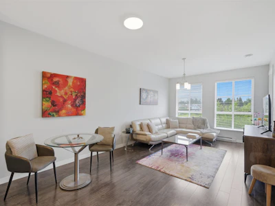 426-15168 33 Avenue - 3