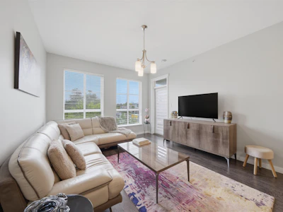 426-15168 33 Avenue - 5
