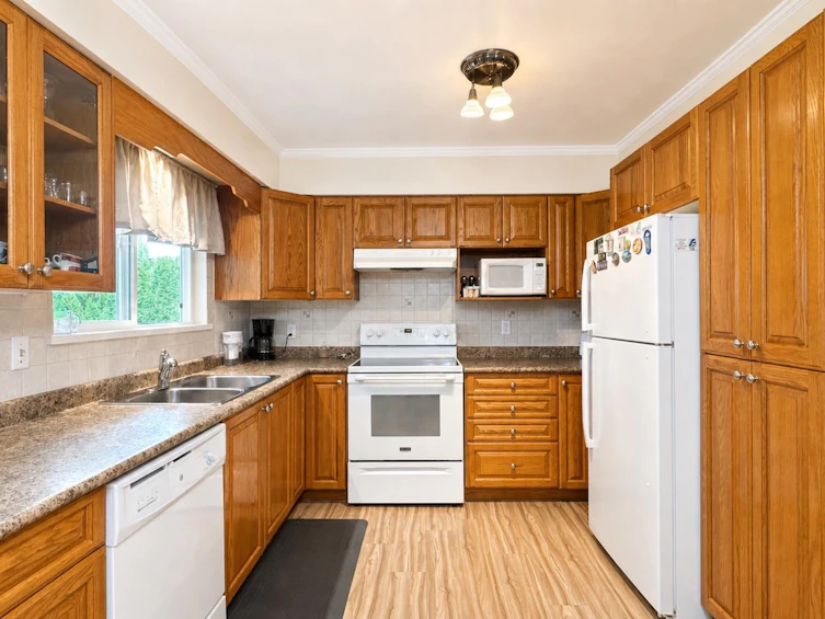 11010 Partridge Crescent, Surrey, BC, V3R 5A8 - 4