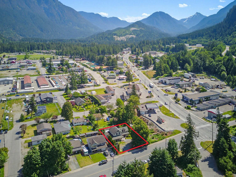 1075 3rd Avenue, Hope, BC, V0X 1L0 - 34