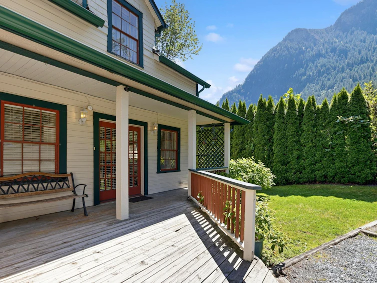 1075 3rd Avenue, Hope, BC, V0X 1L0 - 3