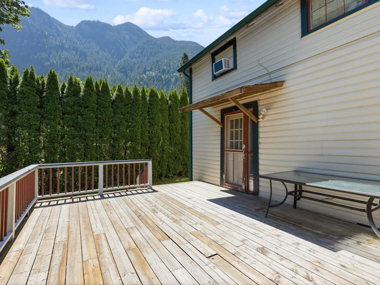 1075 3rd Avenue, Hope, BC, V0X 1L0 - 28
