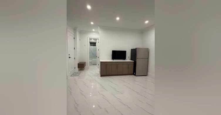 402 west 24 Street, North Vancouver, BC, V7M 2W9 - 4