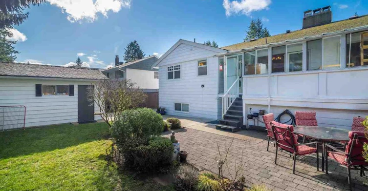 1090 Ruthina Avenue, North Vancouver, BC, V7R 2E6 - 2