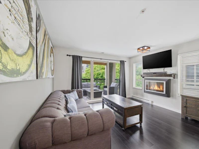 215-21009 56 Avenue - 3