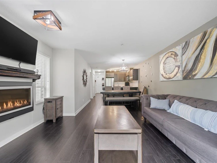 215-21009 56 Avenue, Langley, BC, V3A 0C9