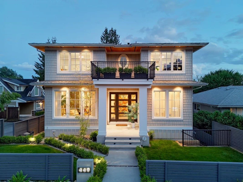 449 E 15th Street, North Vancouver BC V7L 2R9