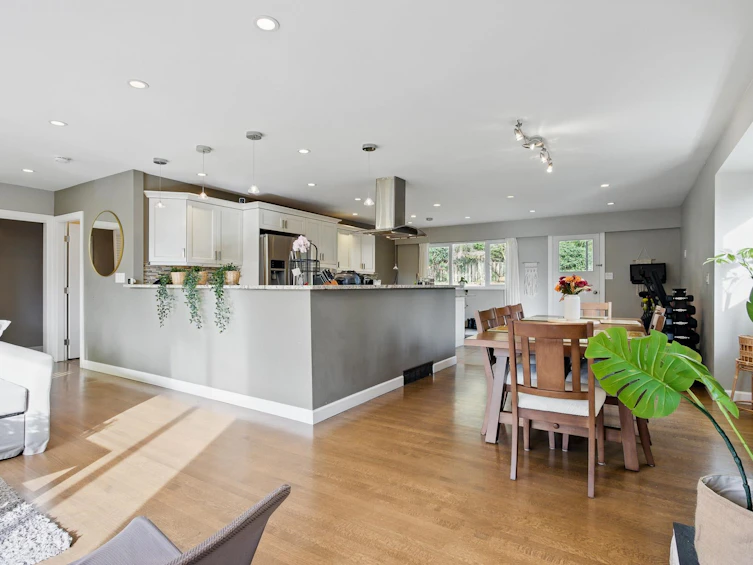 4938 Redonda Drive, North Vancouver, BC, V7R 3J9 - 7