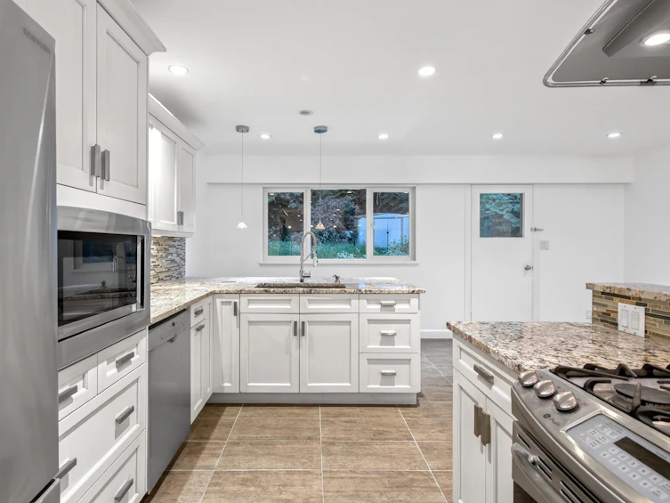 4938 Redonda Drive, North Vancouver, BC, V7R 3J9 - 14