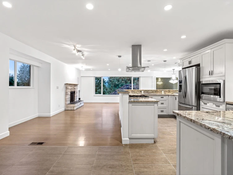 4938 Redonda Drive, North Vancouver, BC, V7R 3J9 - 12