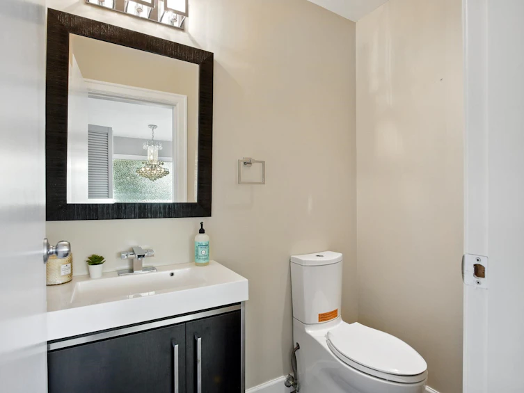4938 Redonda Drive, North Vancouver, BC, V7R 3J9 - 13