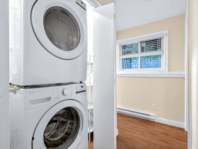 4938 Redonda Drive, North Vancouver, BC, V7R 3J9 - 27