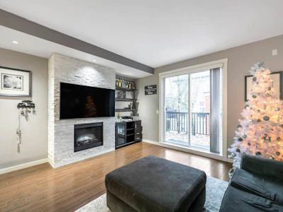 38-18983 72a Avenue - 4