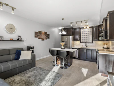 253-8258 207a Street - 5