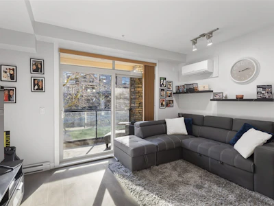 253-8258 207a Street - 2