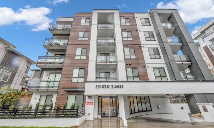 B211-20838 78b Avenue