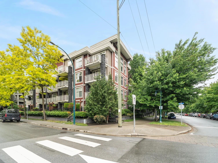 304-2477 Kelly Avenue, Port Coquitlam, BC, V3C 0B3
