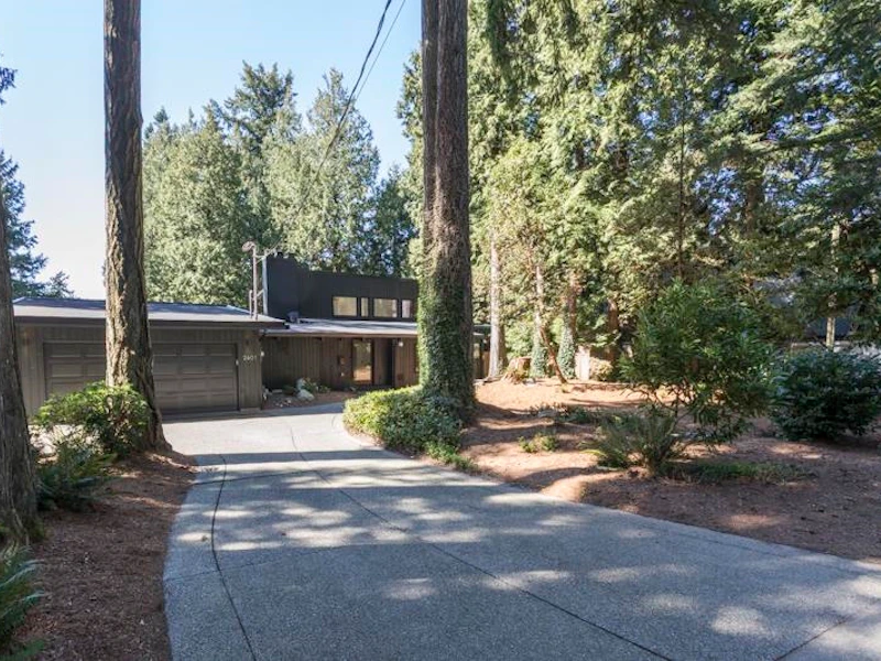 2601 Dogwood Drive, Surrey BC V4A 3K4