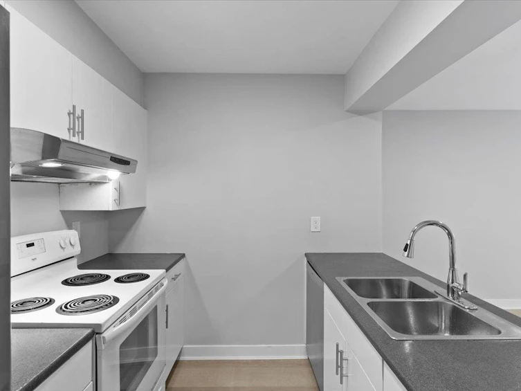 403-9521 Cardston Court, Burnaby, BC, V3N 4R8 - 2