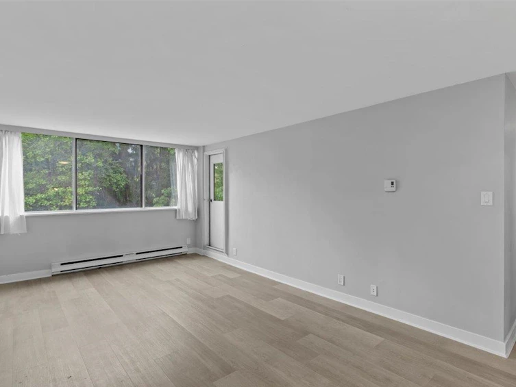 403-9521 Cardston Court, Burnaby, BC, V3N 4R8 - 8