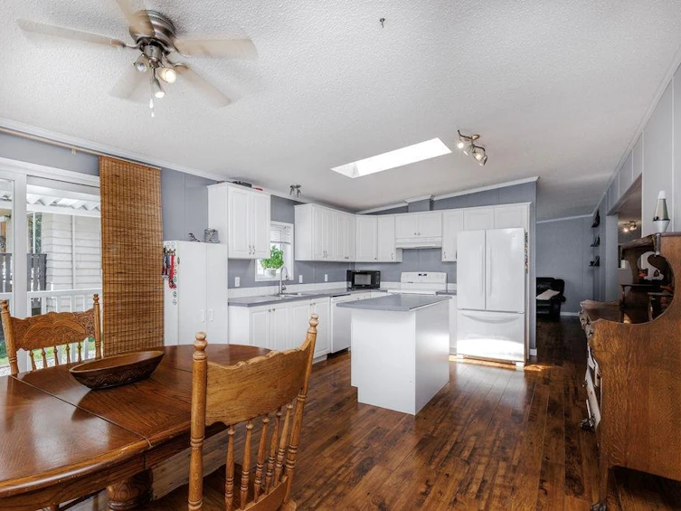 760 Hillcrest Road, Gibsons, BC, V0N 1V9