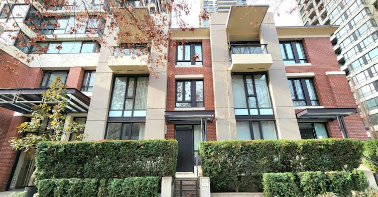973 Mainland Street, Vancouver, BC, V6B 1T2