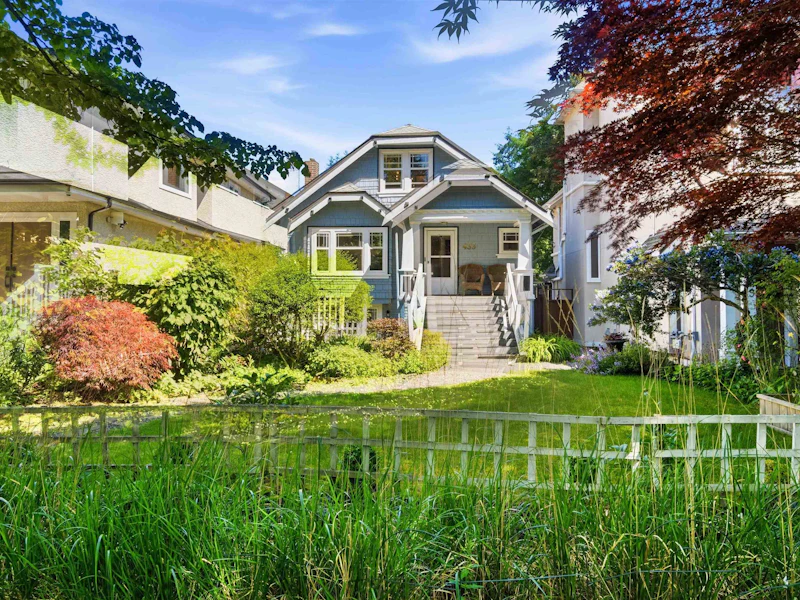 433 W 18th Avenue, Vancouver BC V5Y 2A9