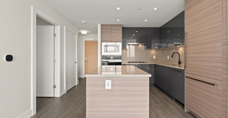1302-3438 Sawmill Crescent, Vancouver, BC, V5S 0E3 - 2