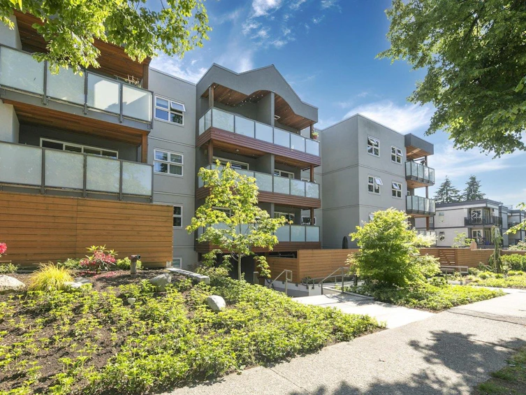 403-570 E 8th Avenue, Vancouver, BC, V5T 1S8
