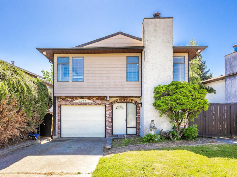 2266 Willoughby Way, Langley, BC, V2Y 1C1 - 2