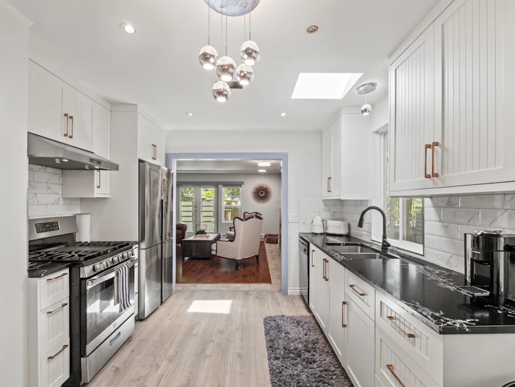 2808 Eastern Avenue, North Vancouver, BC, V7N 1S7 - 4
