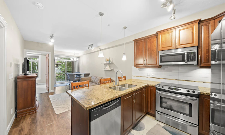 306-8328 207a Street