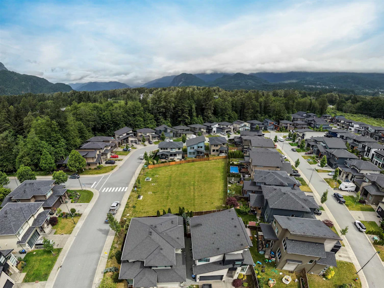 39340 Falcon Crescent, Squamish, BC, V8B 0Y9 - 26