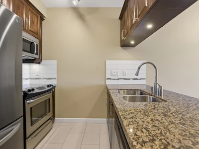 581-8288 207a Street - 4