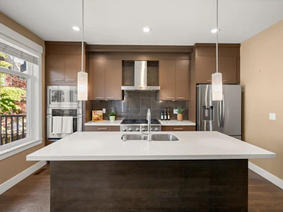 10-15977 26 Avenue - 2