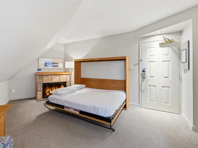 528-4295 Blackcomb Way - 2