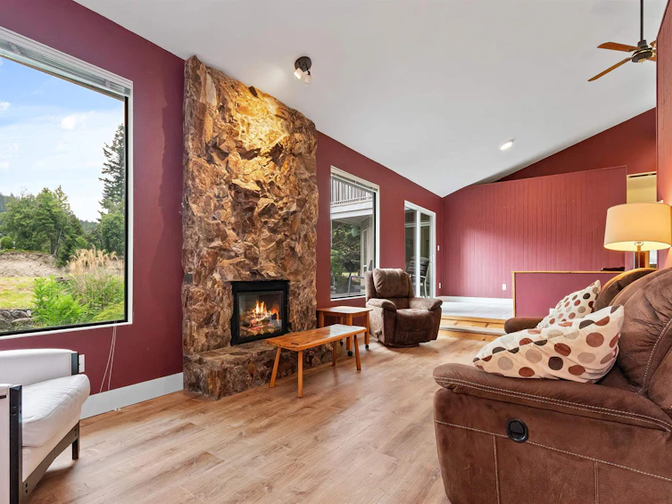 100 Robertson Crescent, Hope, BC, V0X 1L4 - 8