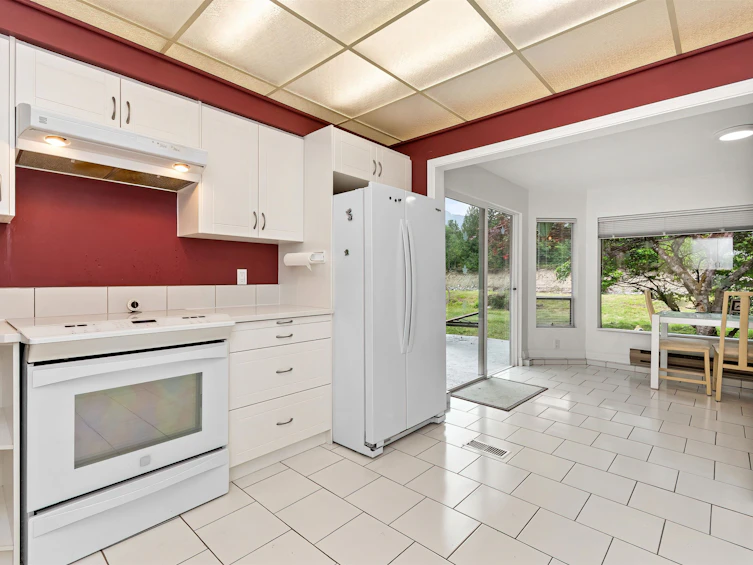 100 Robertson Crescent, Hope, BC, V0X 1L4 - 10