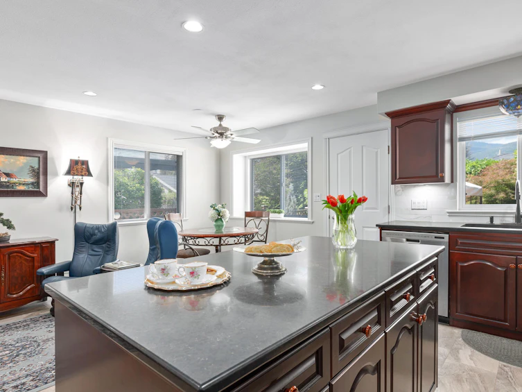 326 E 12th Street, North Vancouver, BC, V7L 2J9 - 6