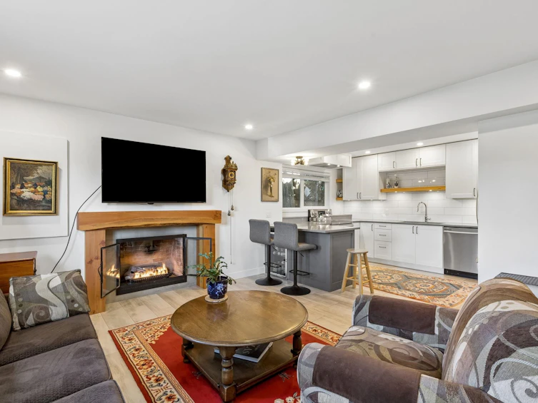 1214 Eastview Road, North Vancouver, BC, V7J 1L6 - 27