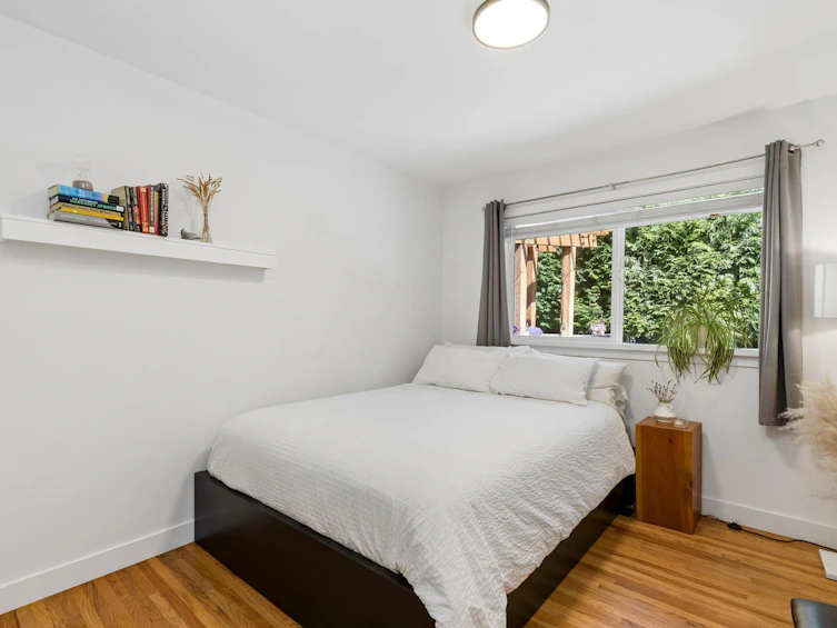 1214 Eastview Road, North Vancouver, BC, V7J 1L6 - 18