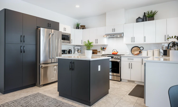 20-998 Riverside Drive
