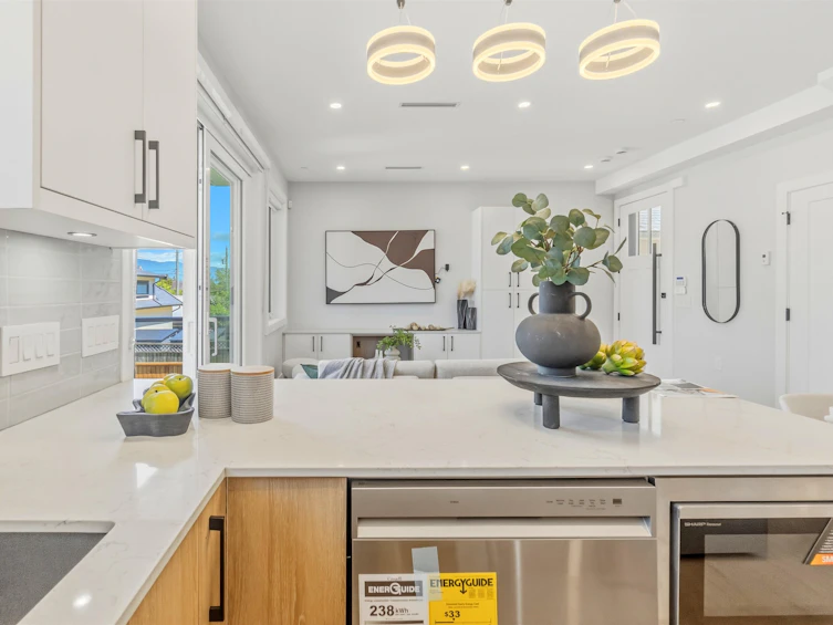 2743 Mcgill Street, Vancouver, BC, V5K 1H4 - 8