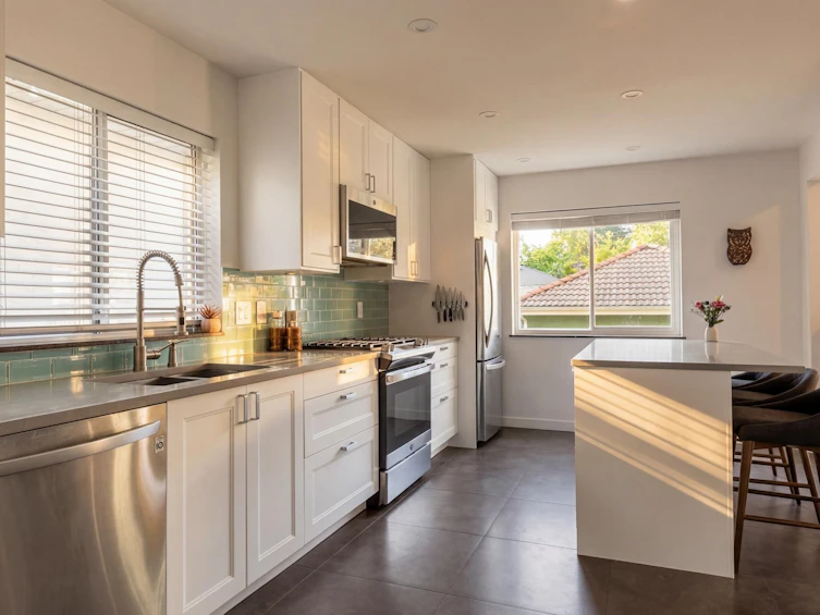 2950 W 15th Avenue, Vancouver, BC, V6K 3A3 - 7
